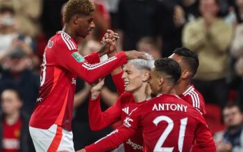 Pemain Manchester United merayakan gol Alejandro Garnacho (tengah) ke gawang Barnsley dalam laga putaran ketiga Carabao Cup di Old Trafford Manchester Inggris Selasa (17/9/2024). ANTARAFOTO/Mark Cosgrove/News Images/Sipa USA/Reuters Con/foc.